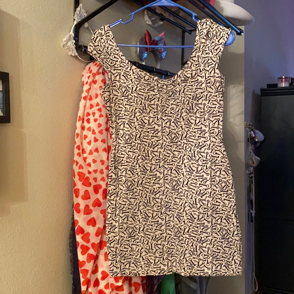 Keys Print Mini Dress Size 8 cream & black